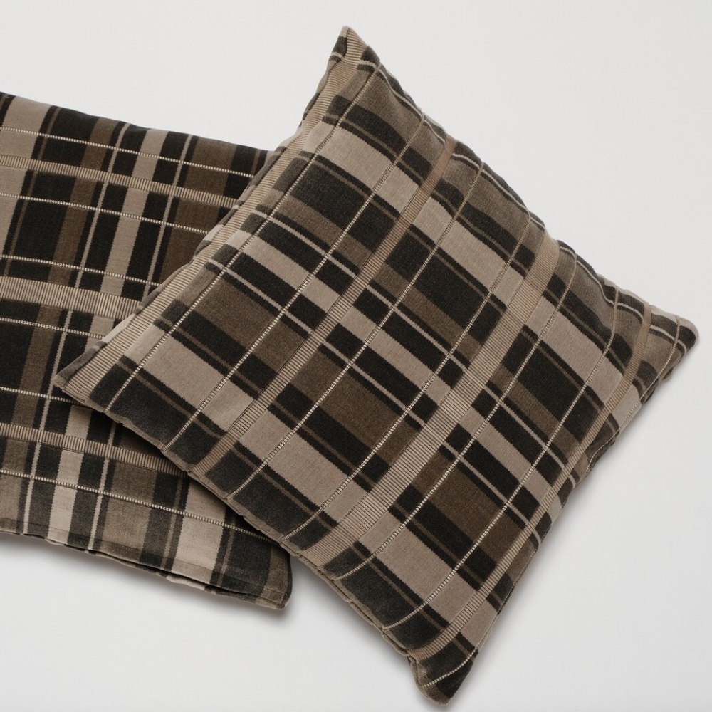 Geiger Textiles Pillow Covers SET of 2 Brand New